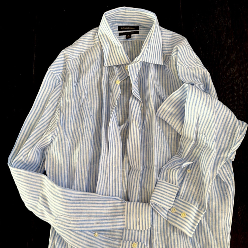 Men’s banana republic linen shirt, blue stripes on white, XL.